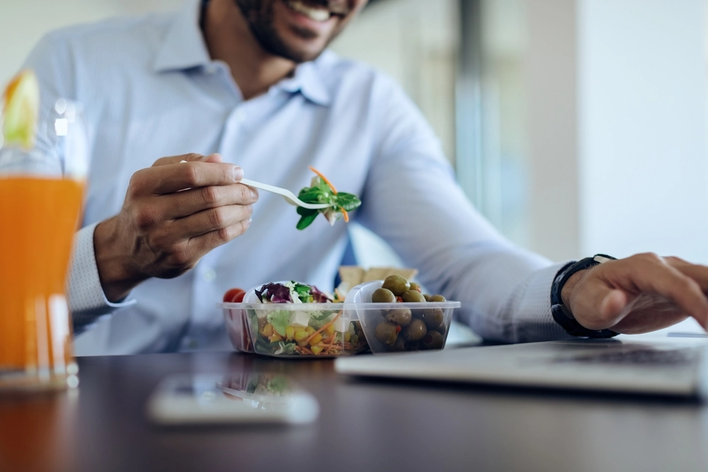 Como funciona o desconto do vale-refeição? Saiba o que diz a lei sobre o benefício e quem pode receber Como funciona o desconto do vale-refeição? Saiba o que diz a lei sobre o benefício e quem pode receber