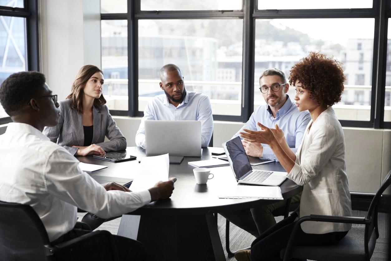 Liderança feminina e a capacidade de transformação das mulheres Liderança feminina e a capacidade de transformação das mulheres
