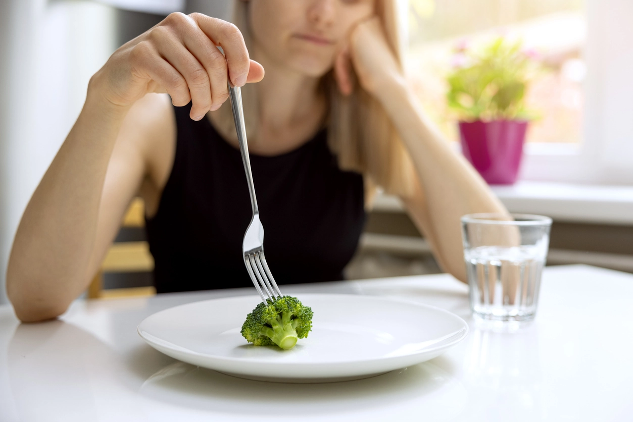 Dietas da moda: mitos, realidades e impactos na saúde Dietas da moda: mitos, realidades e impactos na saúde