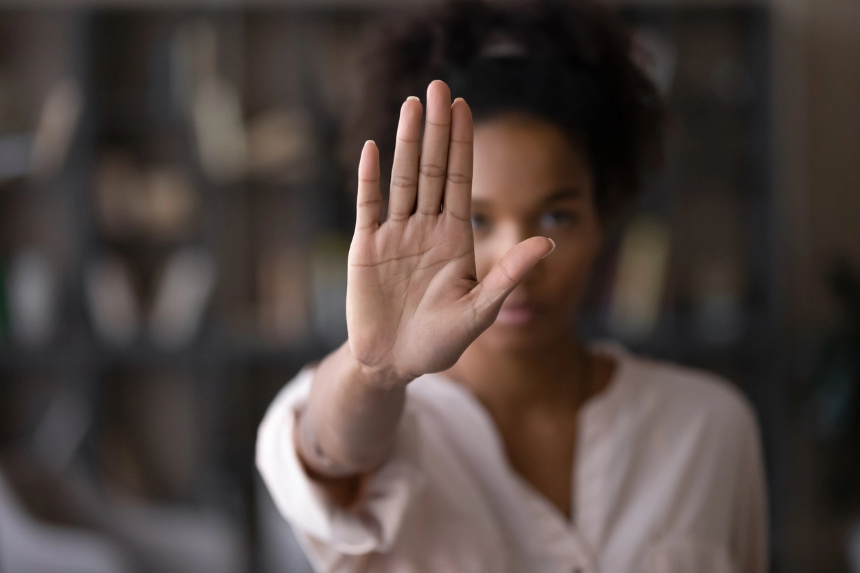 Assédio, desigualdade e saúde mental: o desafio das mulheres no mercado de trabalho Assédio, desigualdade e saúde mental: o desafio das mulheres no mercado de trabalho