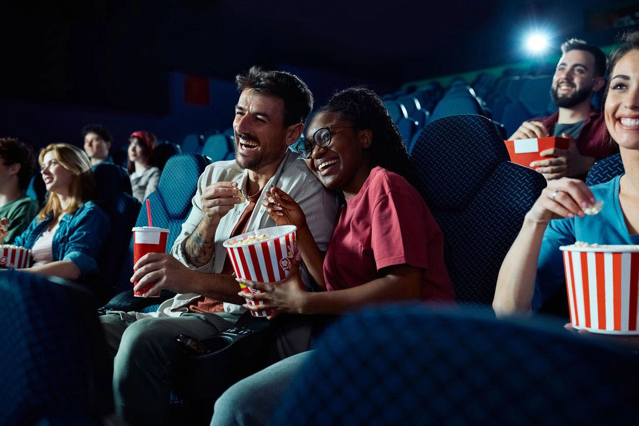 Confira os melhores filmes em cartaz no cinema durante o mês de maio Confira os melhores filmes em cartaz no cinema durante o mês de maio