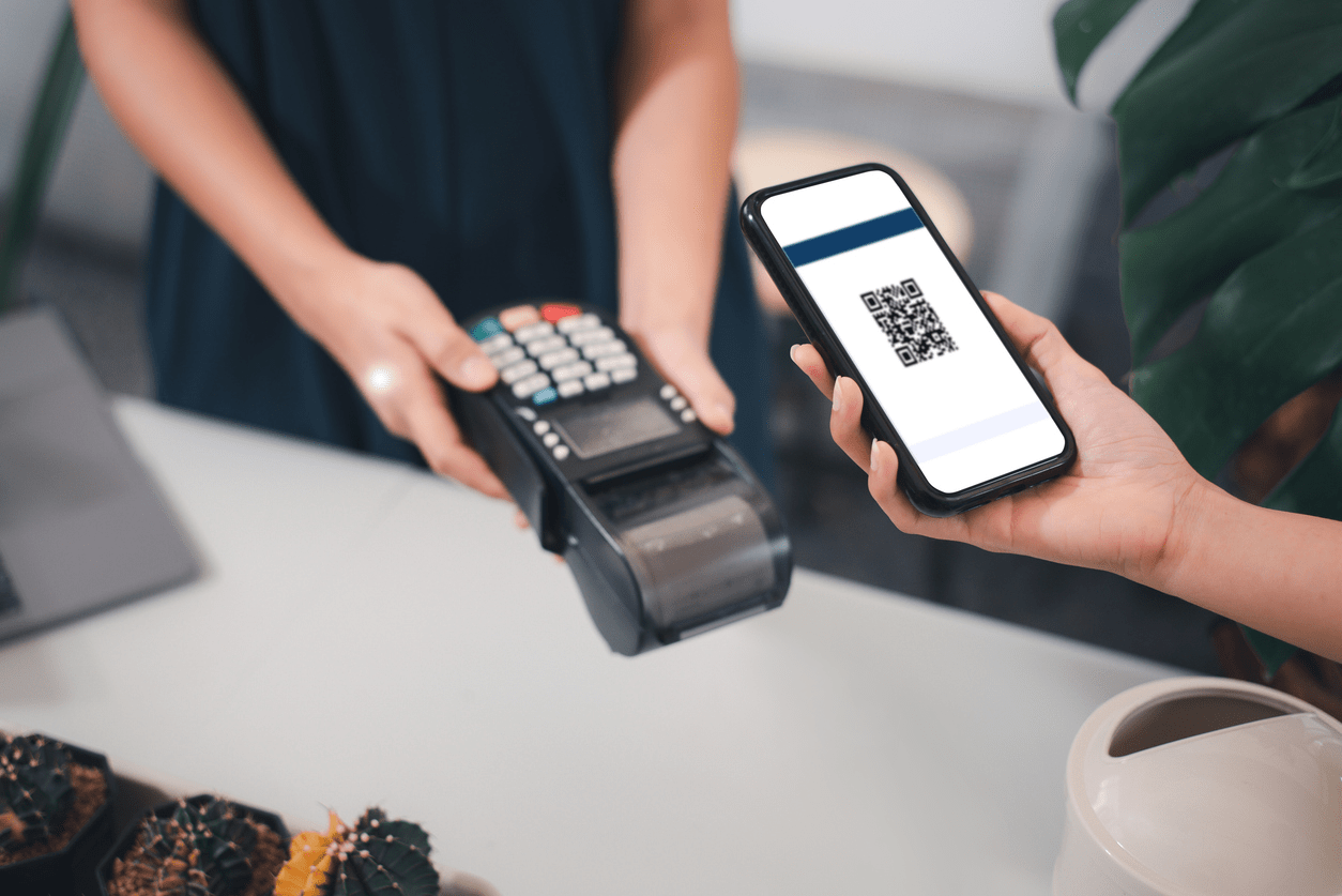 Facilite a jornada de compra dos seus clientes com a opção de pagamento por QR Code