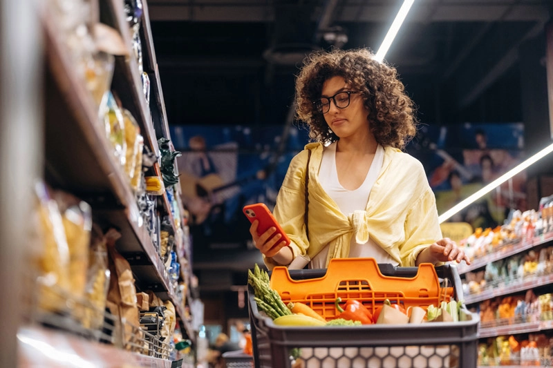 O que a lei define sobre faltas justificadas e o desconto do vale-alimentação? Confira